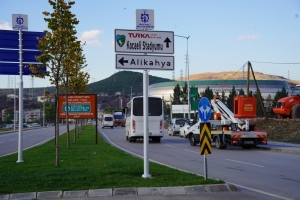 kocaeli-stadinin-yeni-isim-tabelalari-monte-edildi-8PnsDhuW.jpg