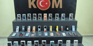 kocaelide-3-milyon-tllik-gumruk-kacagi-telefonlar-ele-gecirildi-h3GysDsx.jpg