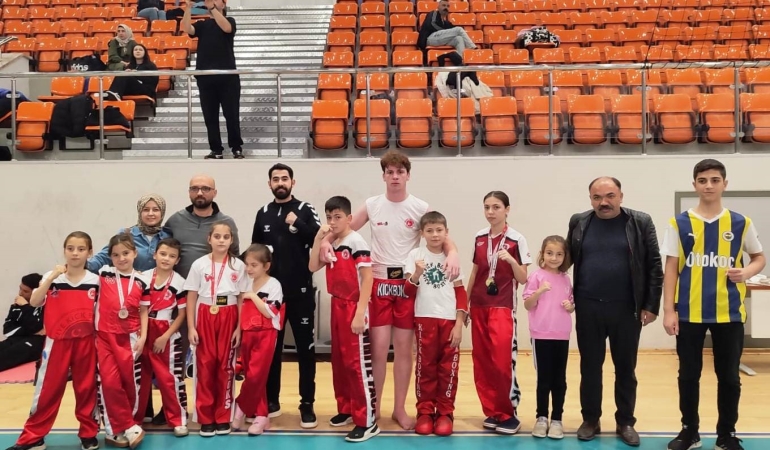 korfez-genclerbirligi-sporculari-daricadan-9-madalya-ile-dondu-bWiSGKXx.jpg