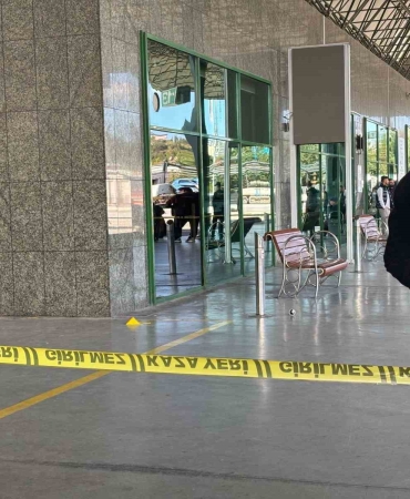 otogarda-etrafa-rastgele-ates-acan-uzman-cavus-bacagindan-vuruldu-nWZjyfNr.jpg