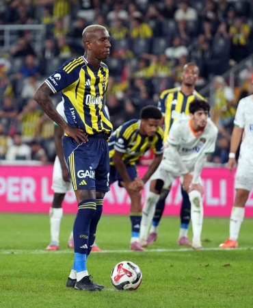 super-ligin-ilk-8-haftasinda-en-cok-penalti-kazanan-fenerbahce-oldu-DyPjONhZ.jpg