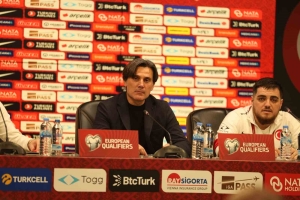 vincenzo-montella-ilk-yarida-maci-bitirmek-beni-mutlu-etti-RiudDk5O.jpg
