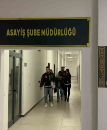 18-yil-once-gobek-bagiyla-oldurulen-bebegin-annesi-lavaboda-dustu-Bgu2j1PR.jpg