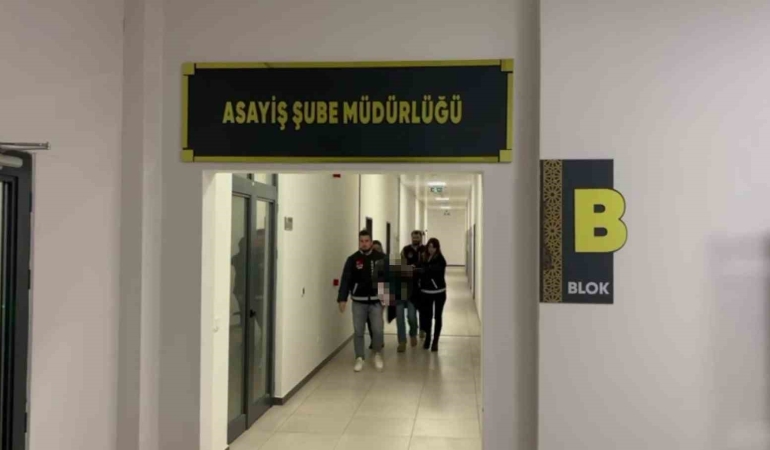 18-yil-once-gobek-bagiyla-oldurulen-bebegin-annesi-lavaboda-dustu-Bgu2j1PR.jpg