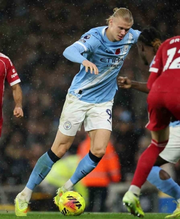 MANCHESTER CİTY, LİVERPOOL'U 3-0 İLE GEÇTİ ERLİNG HAALAND, PREMİER LİG'DEKİ 14. GOLÜNÜ KAYDETTİ LİVERPOOL, LİGDEKİ 5. MAĞLUBİYETİNİ ALDI