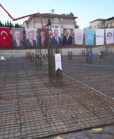 bakan-bak-turkiye-su-anda-spor-tesisi-devrimi-yasiyor-SdM6KPl3.jpg