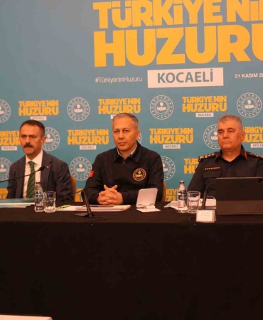bakan-yerlikaya-tek-hedefimiz-688-bin-arkadasimizla-aziz-milletimizin-huzur-ve-guvenligi-CIhZX8Et.jpg