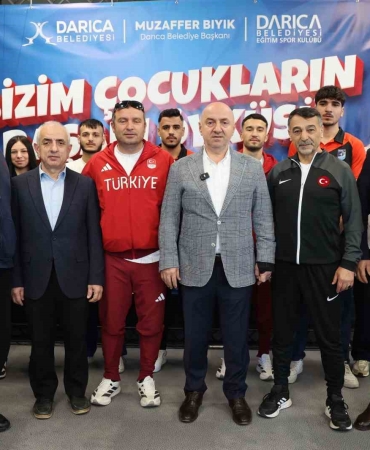 baskan-biyik-milli-sporcularla-bir-araya-geldi-KBT9XQpb.jpg