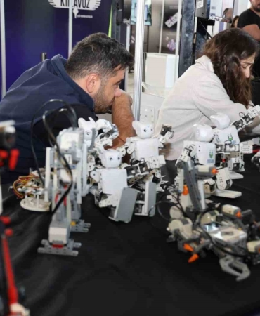 bilisim-fuari-stantlarina-7den-70e-yogun-ilgi-Bl3cFxSu.jpg