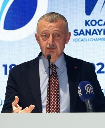 buyukakindan-sanayicilere-kocaelispor-icin-ayda-1000-dolar-verecek-1000-firma-yok-mu-qx1ZhNEb.jpg