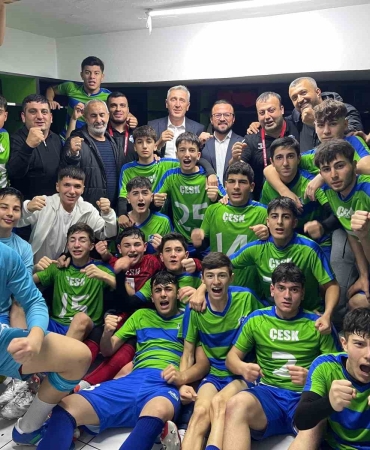 cayirova-belediyesi-egitim-spor-kulubu-u-16-futbol-takimi-sampiyon-oldu-yBEkEasM.jpg