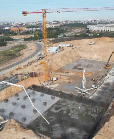 cayirova-devlet-hastanesinin-temel-betonu-dokuluyor-E5RHR2fw.jpg