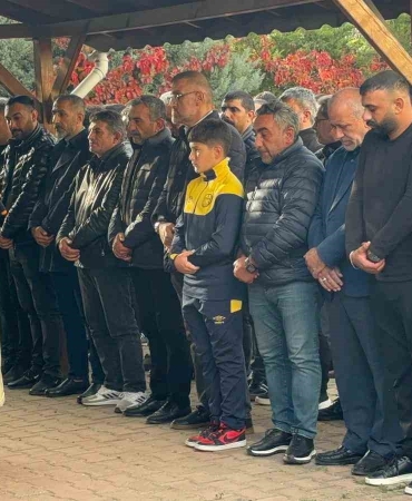 cezavindeki-odasinda-olu-bulunan-thodexin-kurucusu-faruk-fatih-ozer-kocaelide-topraga-verildi-neRYdrwS.jpg