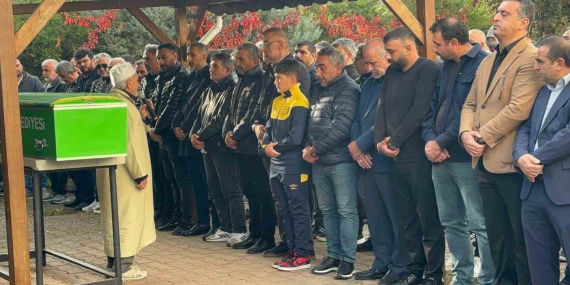 Cezavindeki odasında ölü bulunan Thodex’in kurucusu Faruk Fatih Özer, Kocaeli’de toprağa verildi