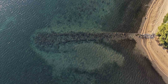 Erdek Körfezi’nde deniz çekildi, antik liman gün yüzüne çıktı