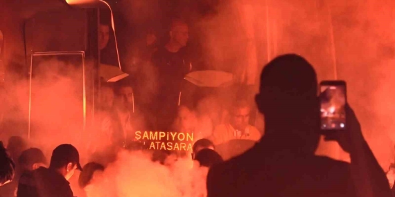Galatasaray, Kocaeli’de coşkuyla karşılandı