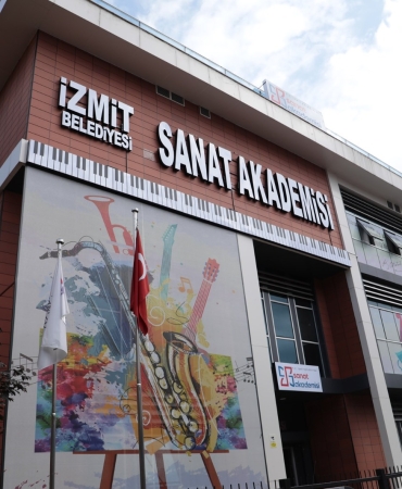 izmit-belediyesi-sanat-akademisinde-yeni-tiyatro-donemi-basliyor-yztJfYzd.jpeg