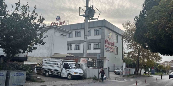 Kocaeli’de özel lisede gıda zehirlenmesi alarmı: 14 öğrenci hastaneye kaldırıldı