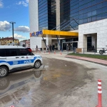 kocaelide-polise-bicakla-direnen-supheli-silahla-vurularak-yakalandi-vTd5nURt.jpg