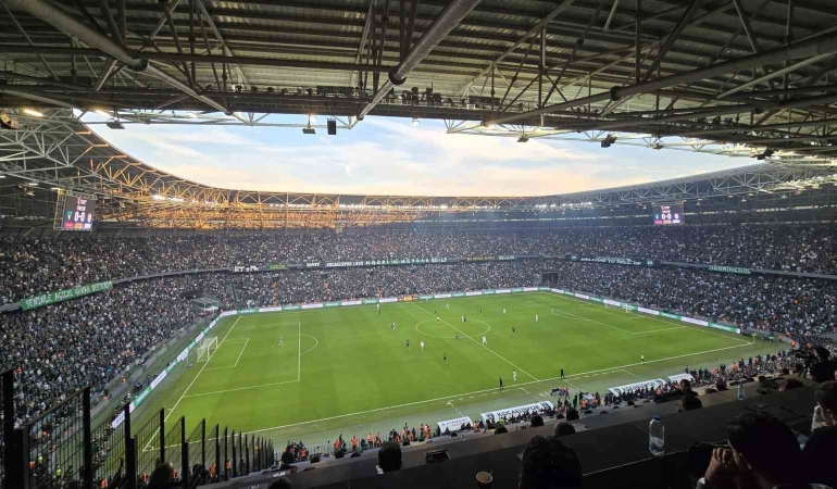 kocaelispor-galatasaray-macinda-seyirci-rekoru-kirildi-5QXpCnhk.jpg