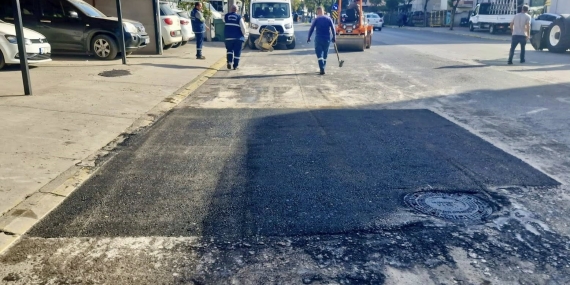 Körfez’de yol bakım ve onarım çalışmaları sürüyor