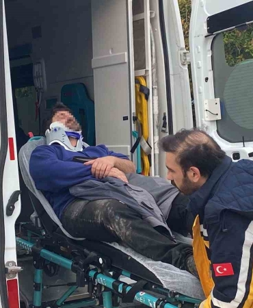 panelvan-ile-carpisan-motosikletli-yaralandi-H2HMBKQQ.jpg