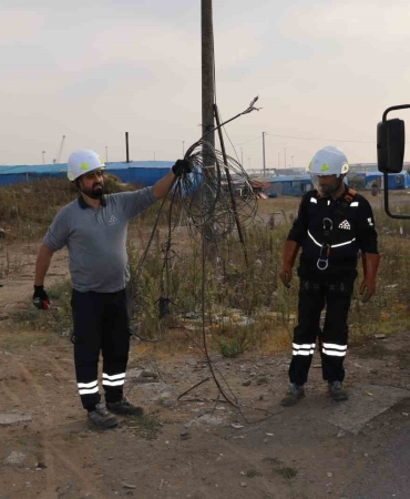 sedastan-kacak-elektrik-uyarisi-tespiti-halinde-suc-duyurusu-yapilir-Z9gpwMxx.jpg