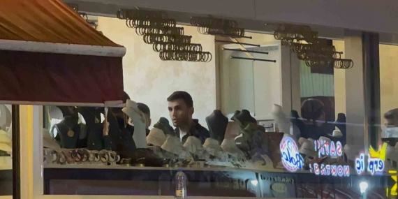 Tahliye edilen binada kuyumcu alarmı: Ziynet eşyalarını dakikalar içinde topladı