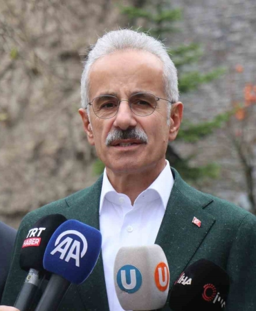 ulastirma-ve-altyapi-bakani-uraloglu-kaptanin-dron-saldirisi-var-diye-yardim-cagrisi-olmustu-Xz6LAHPh.jpg