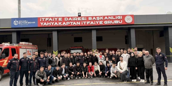 Üniversite öğrencileri itfaiye teşkilatını yerinde tanıdı