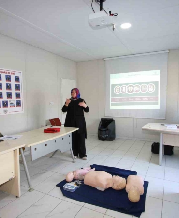 yol-ve-bakim-personeline-ilk-yardim-egitimi-in2QhyQx.jpg