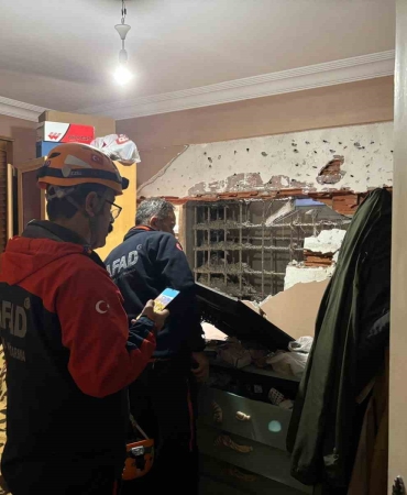 dairenin-zili-calinca-yatak-odasinin-yikildigini-ogrendi-DcX7miNB.jpg