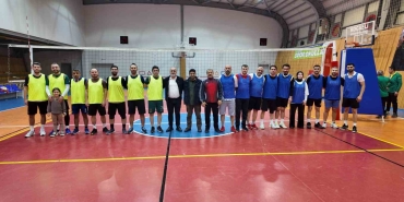 daricada-kurumlar-arasi-voleybol-turnuvasi-heyecani-basladi-nqkEsmc7.jpg