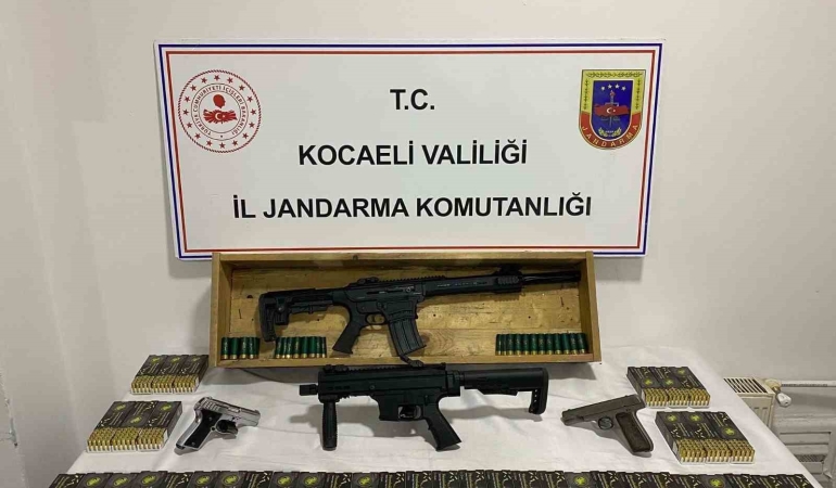 gebzede-kacakcilik-operasyonu-2-bin-61-tabanca-fisegi-ele-gecirildi-5l9a8TWv.jpg