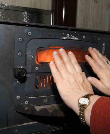 gonulleri-isitan-yakacak-destegi-4TbsSBUs.jpg