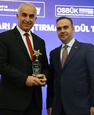 gosb-teknopark-firmalarindan-logo-yazilim-osb-yildizlari-arastirmasindan-ar-ge-odulu-aldi-rrlOsBLs.jpg