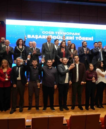 gosb-teknoparkta-ar-ge-ve-inovasyonun-basarilari-odullendirildi-CrD6tnHg.jpg