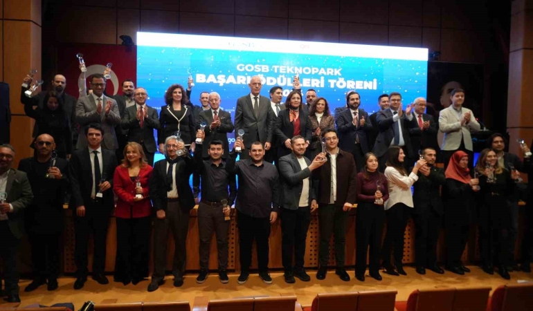 gosb-teknoparkta-ar-ge-ve-inovasyonun-basarilari-odullendirildi-CrD6tnHg.jpg