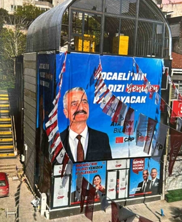 izmitte-kacak-secim-ofisi-polemigi-fatura-kime-kesilecek-6y2bQhxC.jpg