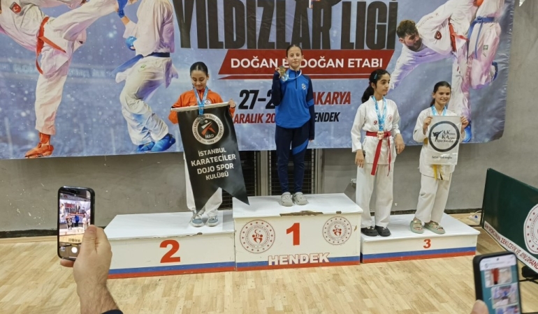 kartepe-belediyespor-karatecileri-sakaryadan-9-madalyayla-dondu-rw5jcPH2.jpg