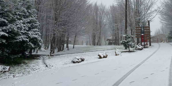 Kartepe’ye lapa lapa kar yağıyor