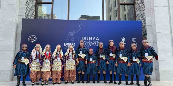 Kocaeli’nin “Gonca Efeleri” Cumhurbaşkanı Erdoğan’ın önünde sahne aldı