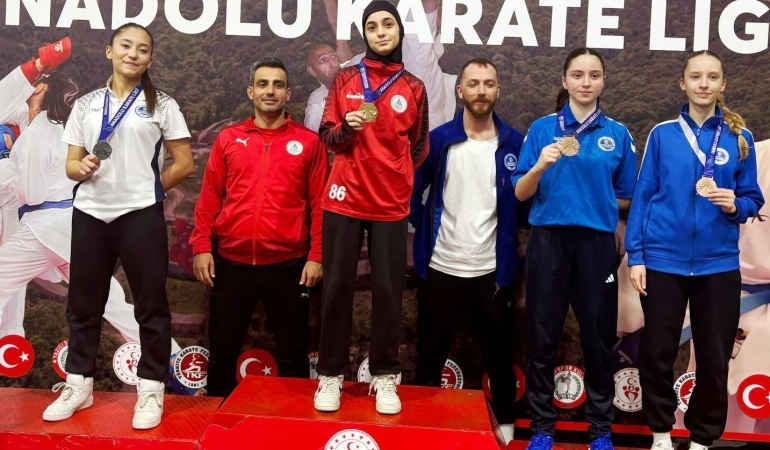 korfezli-karateciler-anadolu-karate-ligi-finallerinden-14-madalyayla-dondu-avMdewKU.jpg