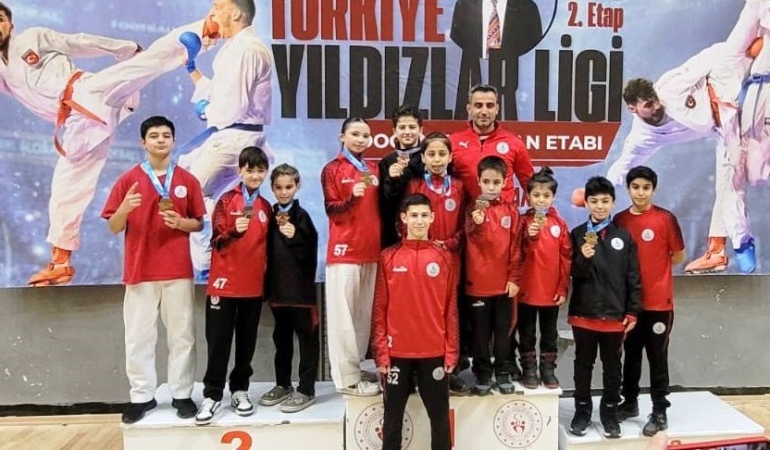 korfezli-karatecilere-sakaryada-13-madalya-2lZlmqI9.jpg