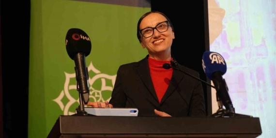Külliye’de ödül alan bilim kadını Prof. Dr. Özcan: “Bu ödülün kariyerimde çok önemli bir yeri var”