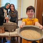 minik-eller-tas-degirmende-bugday-oguttu-zeytin-kurdu-kb2ZGplh.jpg