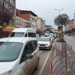 yalovada-koprulu-kavsakta-calisma-nedeniyle-trafik-yogunluk-YGtGE2Q4.jpg
